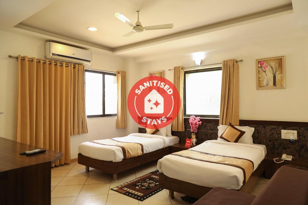 Oyo 10943 Hotel Plus Corporate Khapa  Bagian luar foto