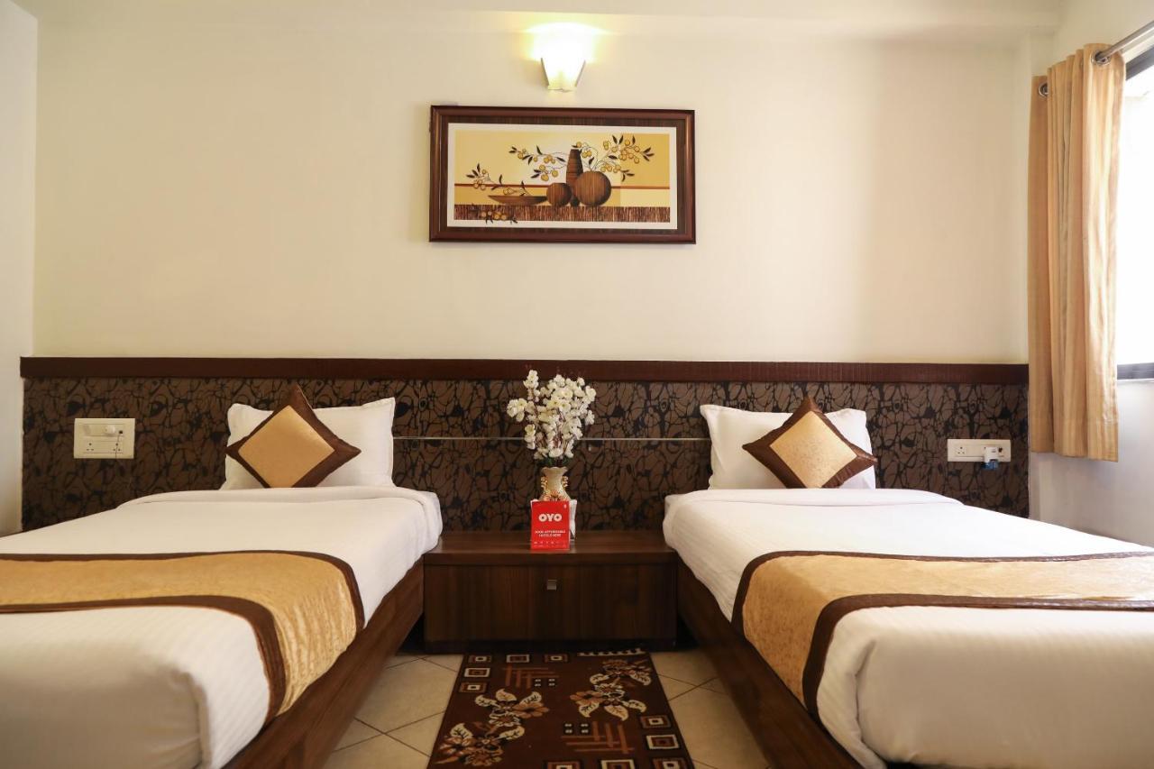 Oyo 10943 Hotel Plus Corporate Khapa  Bagian luar foto