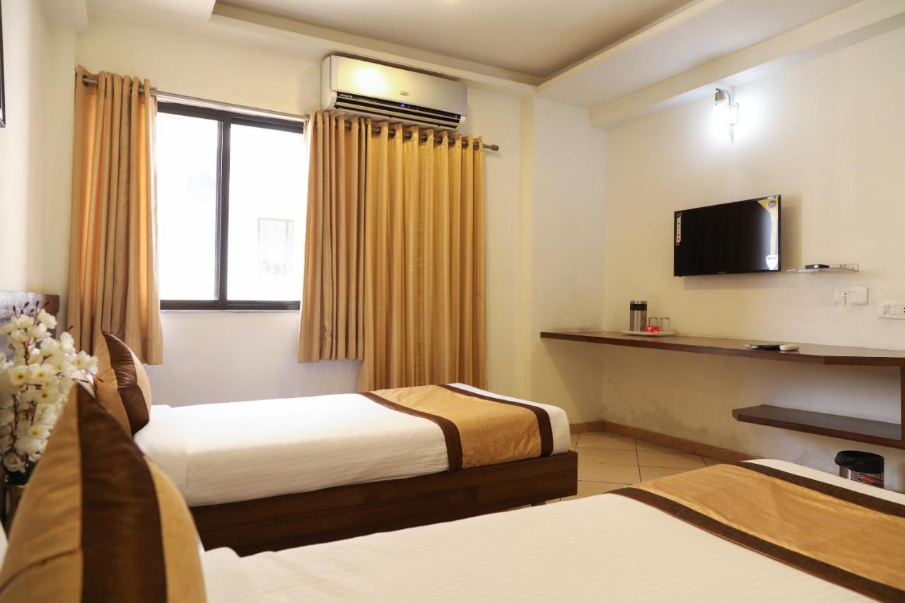 Oyo 10943 Hotel Plus Corporate Khapa  Bagian luar foto