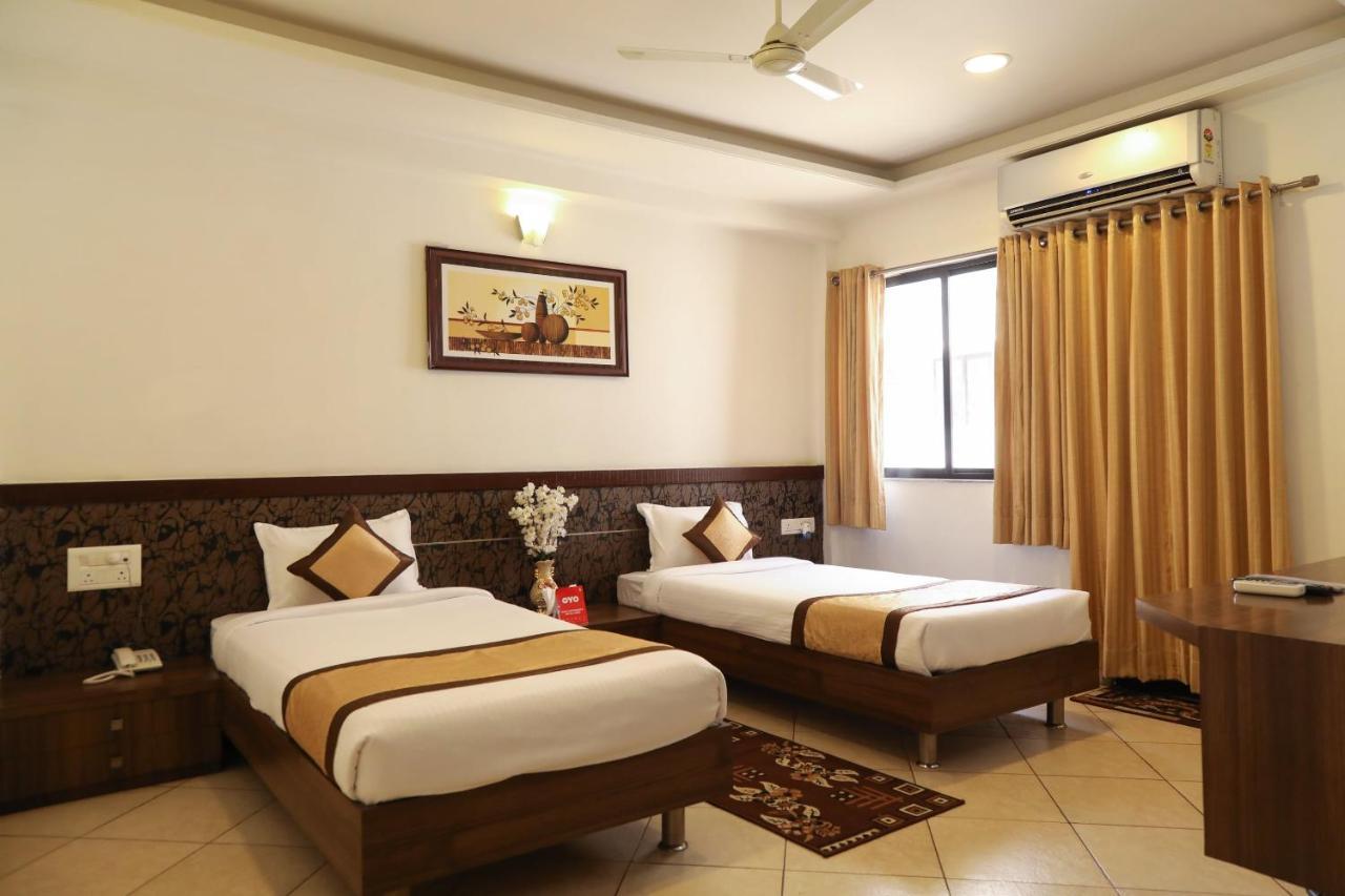 Oyo 10943 Hotel Plus Corporate Khapa  Bagian luar foto