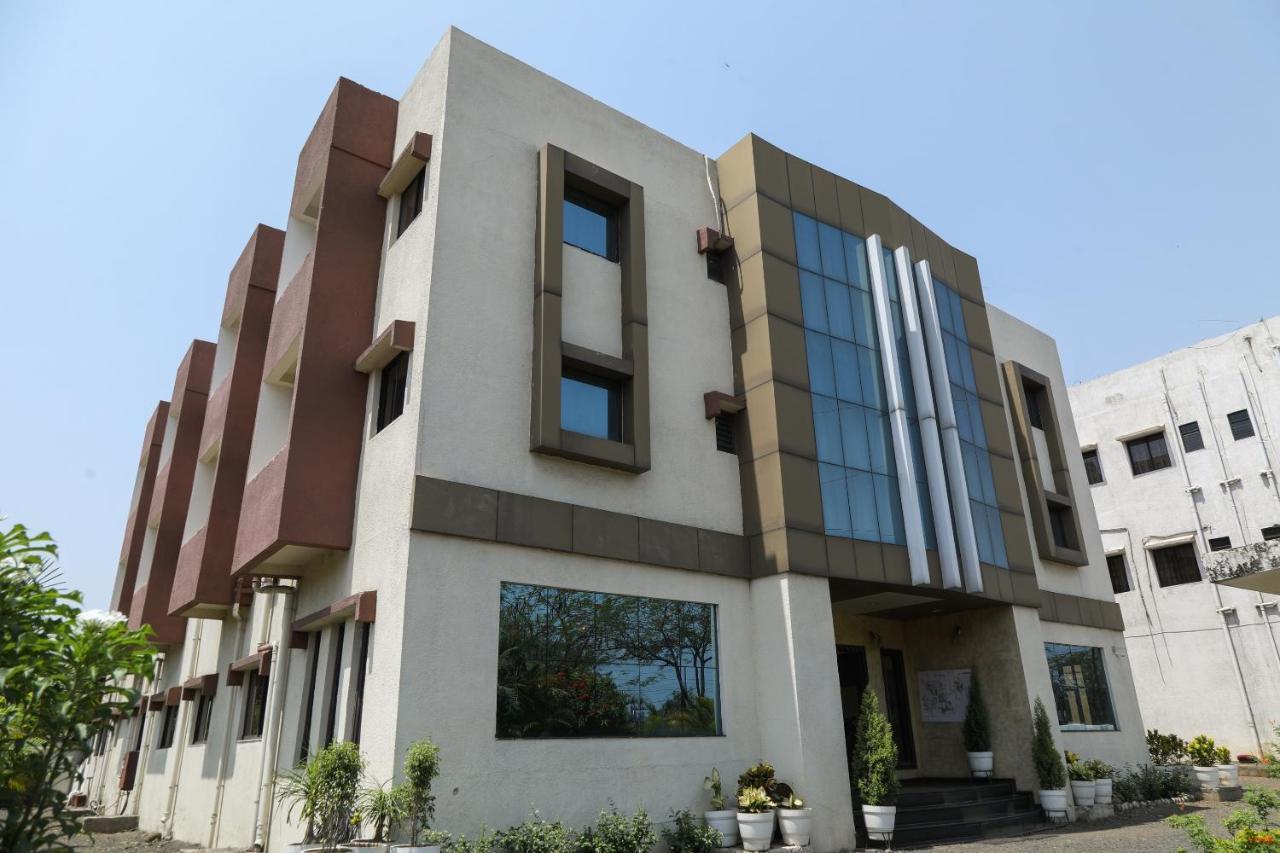 Oyo 10943 Hotel Plus Corporate Khapa  Bagian luar foto