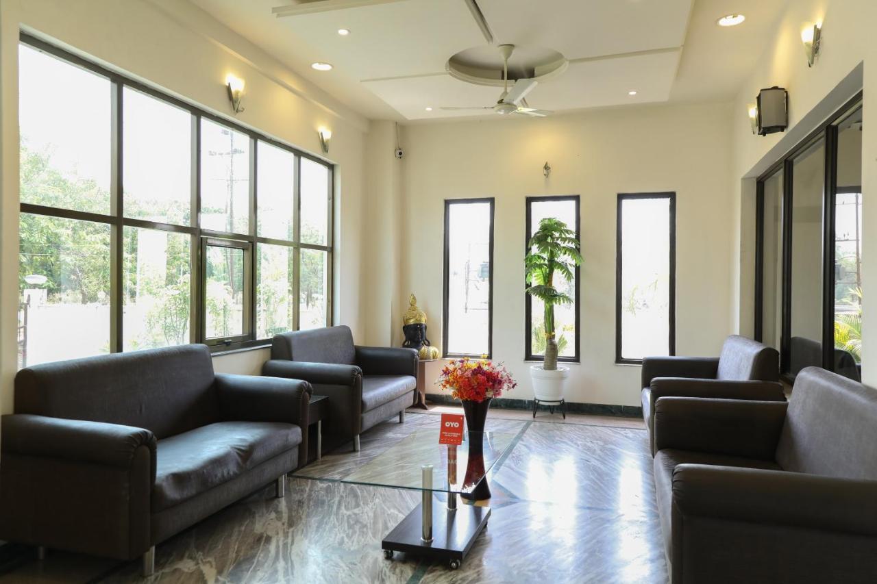 Oyo 10943 Hotel Plus Corporate Khapa  Bagian luar foto